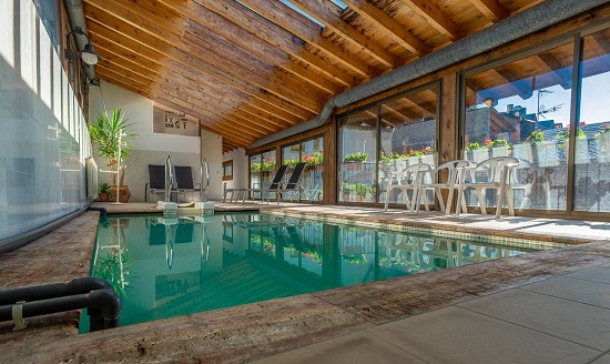 Temperatura ideal de una piscina climatizada interior