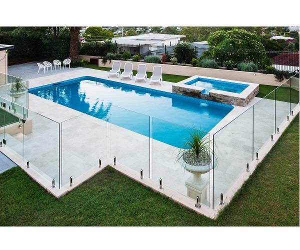 Es obligatorio vallar una piscina privada