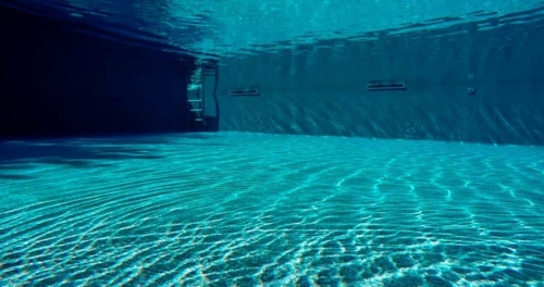 color agua piscina liner negro
