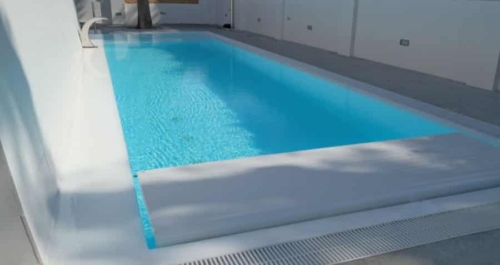 imagen piscina color blanco